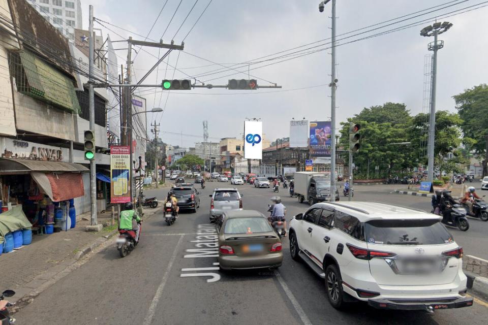 Billboard at Jl. MT. Haryono (Perempatan Metro Plaza), Semarang