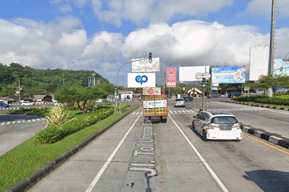 Billboard at Jl. Raya Semarang - Solo (pintu keluar Tol Bawen), Semarang