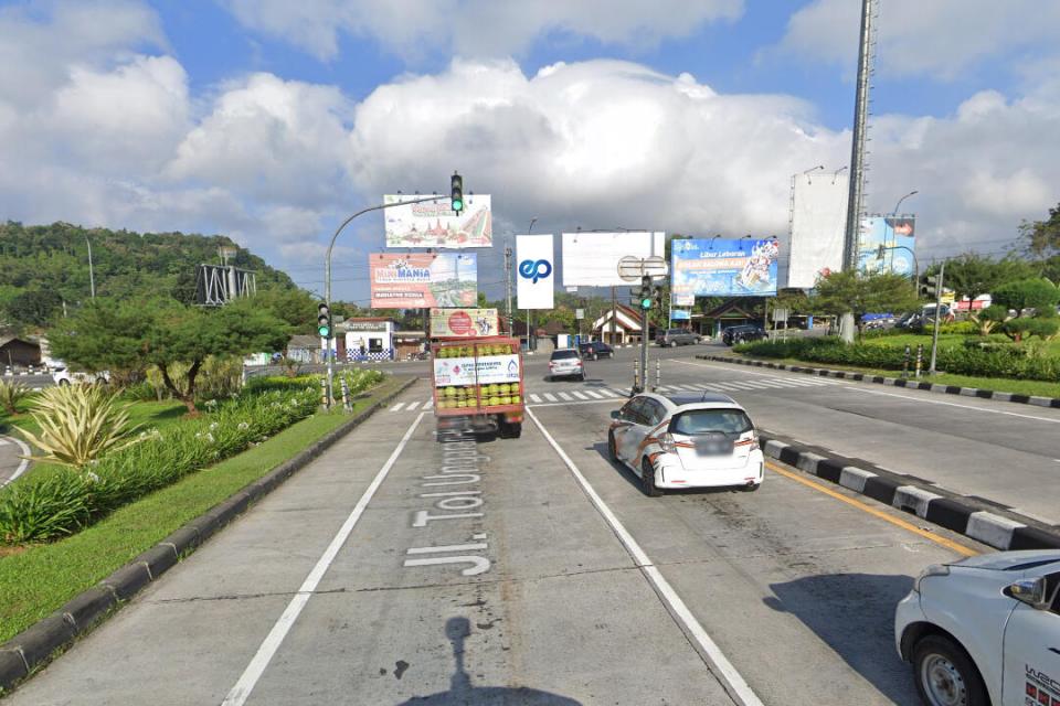 Billboard at Jl. Raya Semarang – Solo (pintu keluar Tol Bawen), Semarang