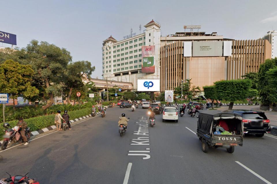 Videotron at LED SIMPANG LIMA SEMARANG