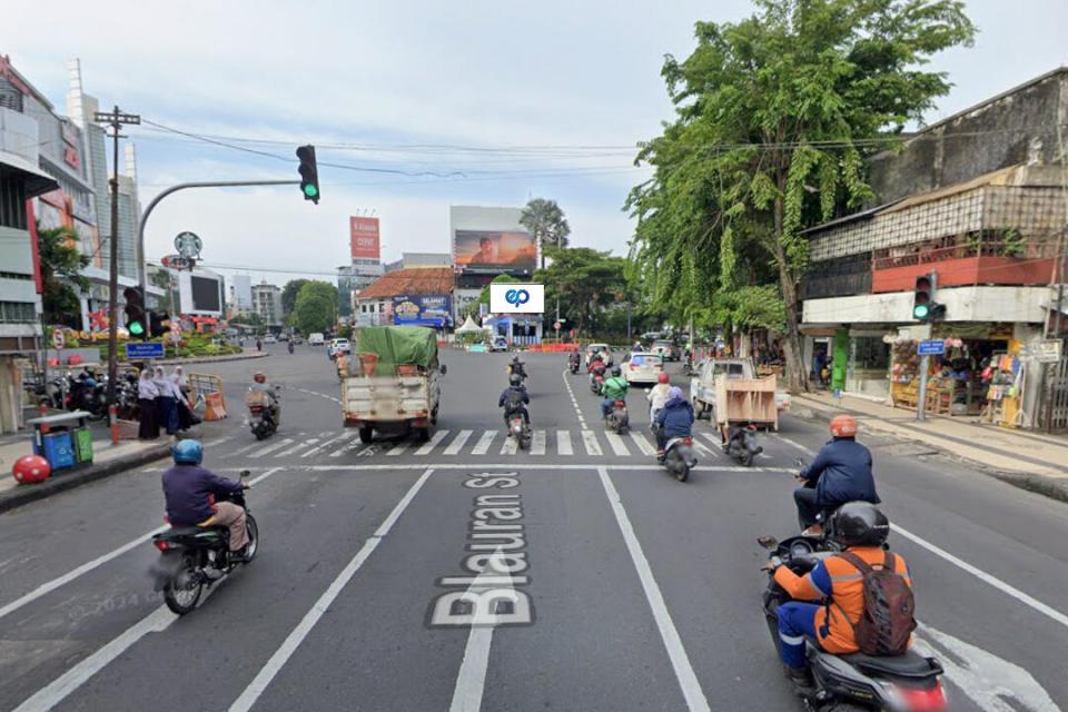 Videotron at Jl. Blauran - Praban (BG Junction), Surabaya