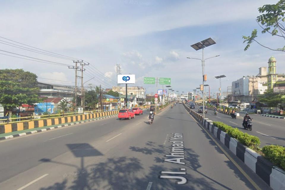 Billboard at Jl. A. Yani KM. 3,5 - Jl. Pandu Samping Fly Over, Banjarmasin