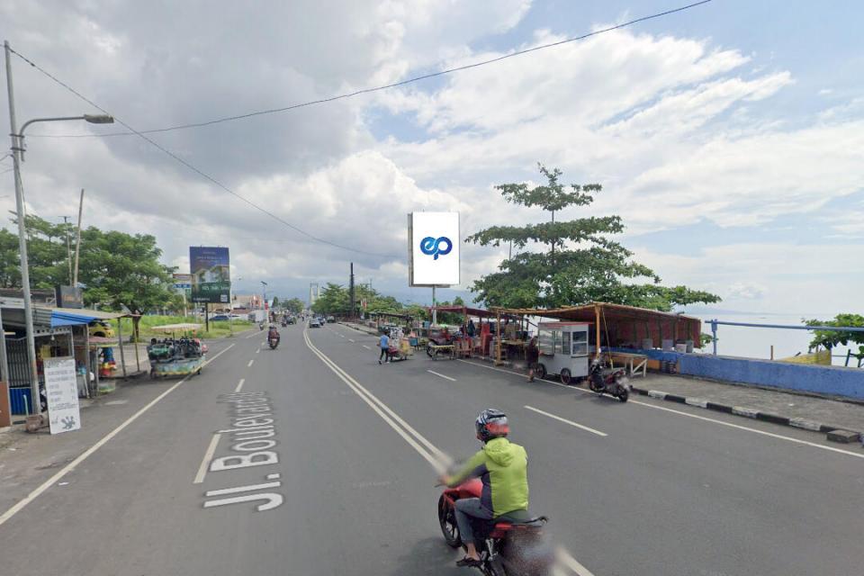 Billboard at Jl.Boulevard II Dekat Warkop Kemang, Manado