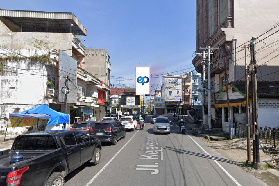 Billboard at JI. Kejaksaan Simp. S. Parman (Sir Salon), Medan