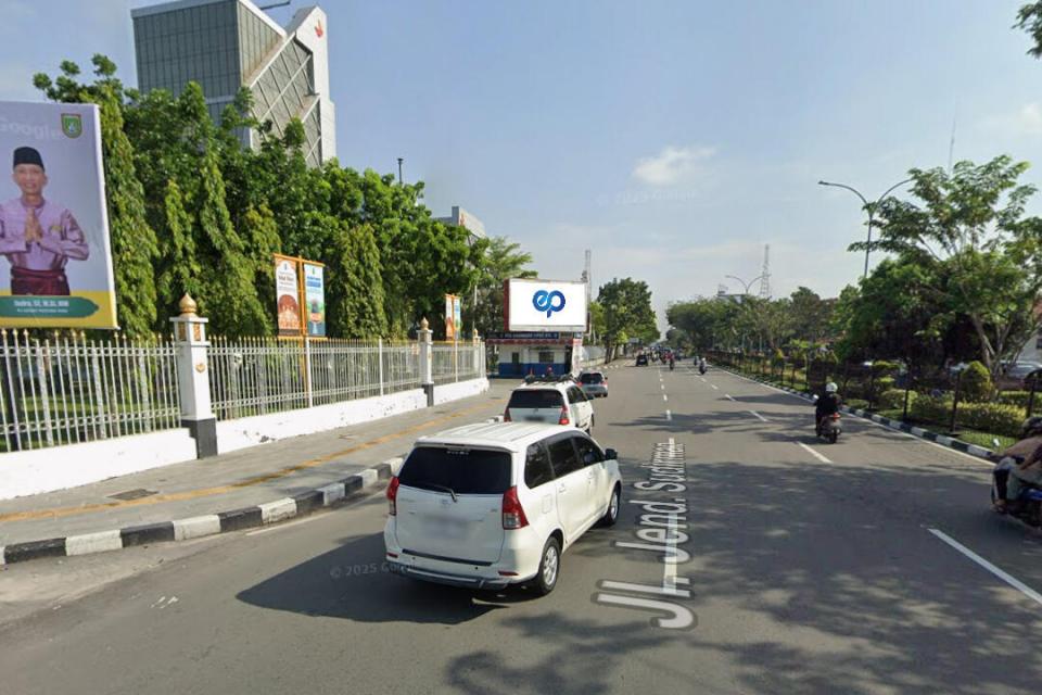 Videotron at Jl. Sudirman sp Cut Nyak Dhien, Pekanbaru
