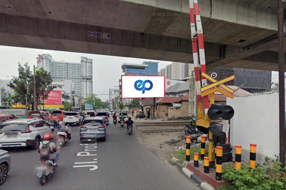 Billboard at JI. HM Yamin Simp. JI. Gaharu, Medan