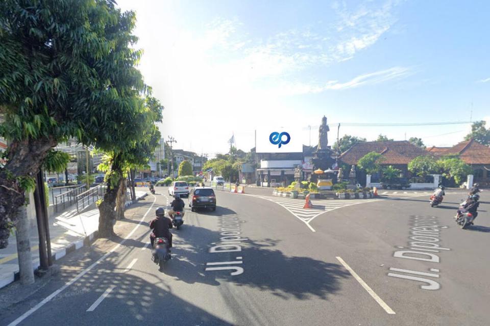 Videotron at Simpang Hassanudin, Jl. Hassanudin No. 28, Denpasar, Bali