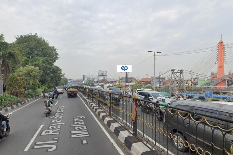 Billboard at JI. Raya Darmo - Raya Wonokromo ( Seberang DTC ), Surabaya