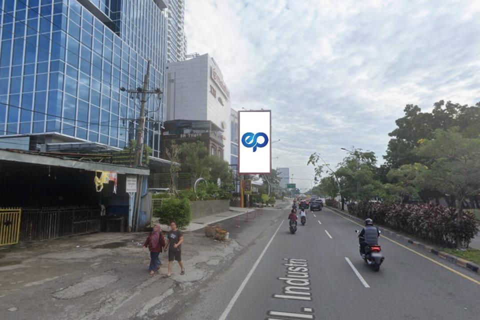 Billboard at JL. RINGROAD, MEDAN (SEBELAH MANHATTAN TIMES SQUARE)
