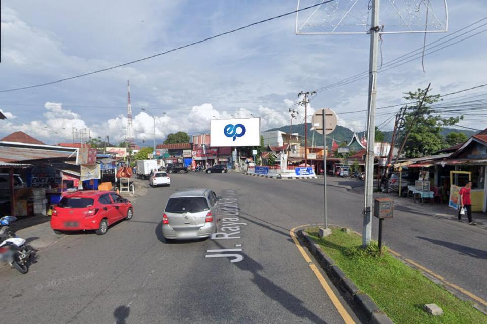 Billboard at Simpang JI. Aru / JI. Ujung Tanah (Dekat Kampus UPI), Kota Padang