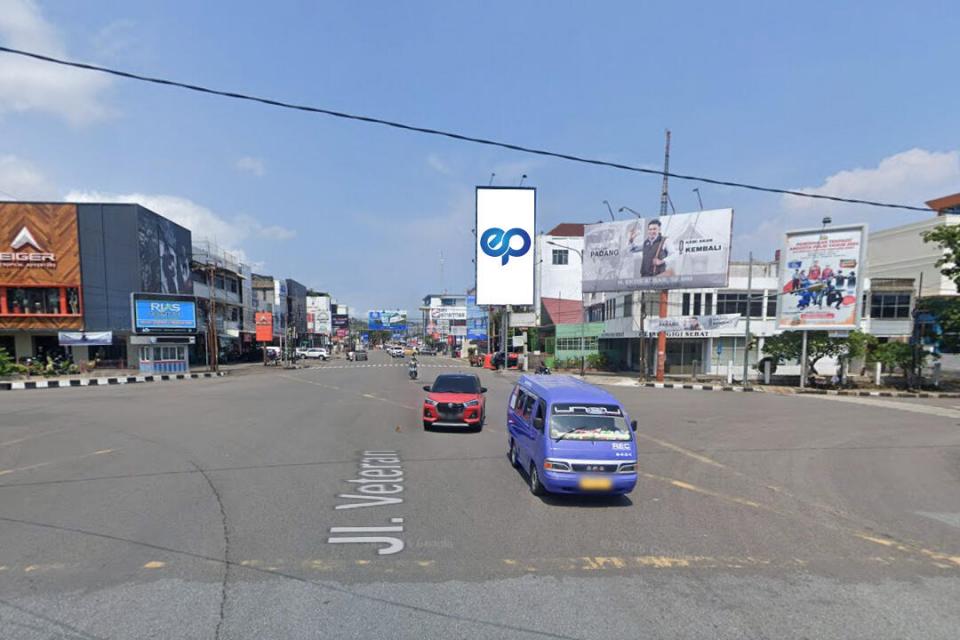 Billboard at Persimpangan JI. Damar - JI. Veteran (Depan AMIK Jayanusa), Padang