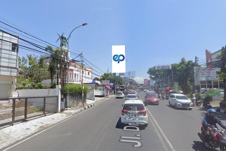 Billboard at JI. Setiabudi 119 (depan Griya) view dari Setiabudhi - Ledeng), Bandung