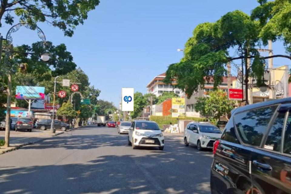 Billboard at JI. Riau (L.L.R.E. Martadinata), Kota Bandung, Jawa Barat