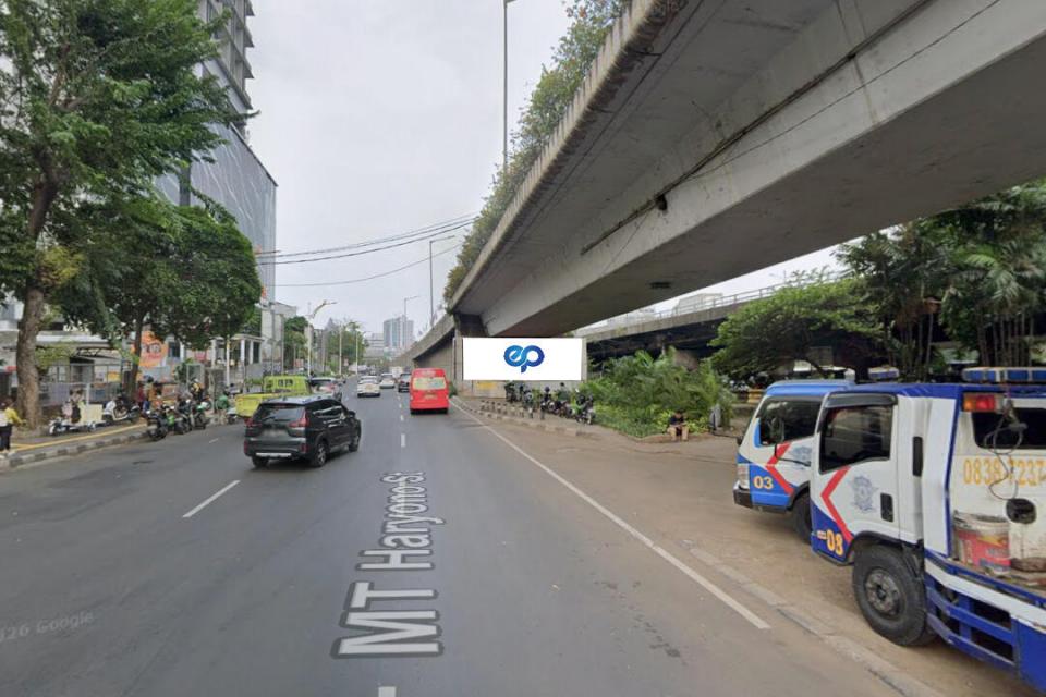 Videotron at Pilar Tiang Tol Pancoran, Jakarta Selatan