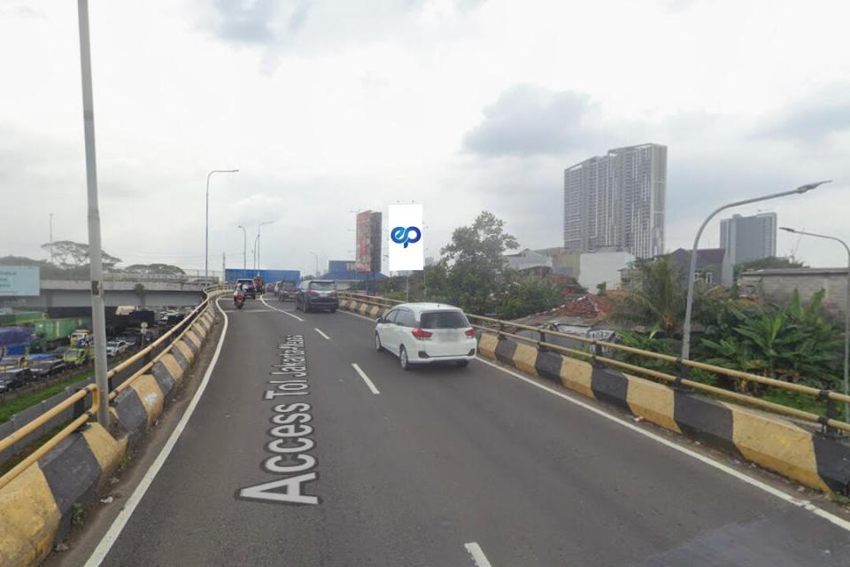 Billboard at JI MH Thamrin (Panunggangan Fm3), Tangerang